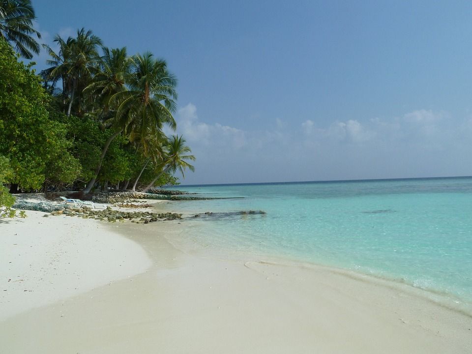 A deserted beach in Ukulhas, one of the places to visit in Maldives
