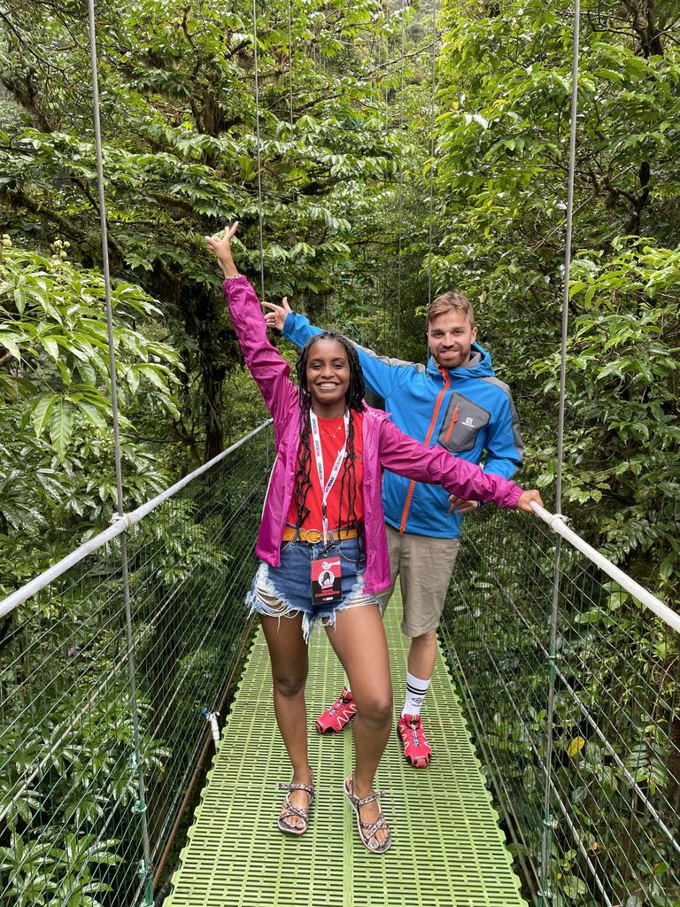 People on the suspension bridge in Monteverde forest