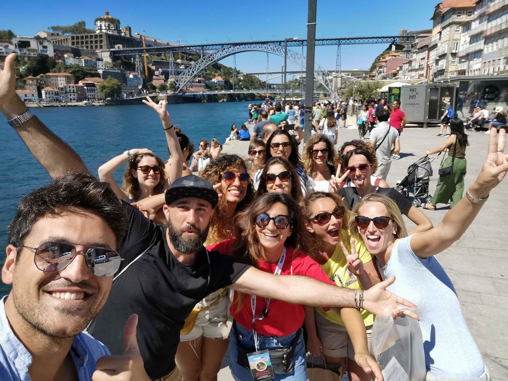 A selfie of a group of weroaders in Porto