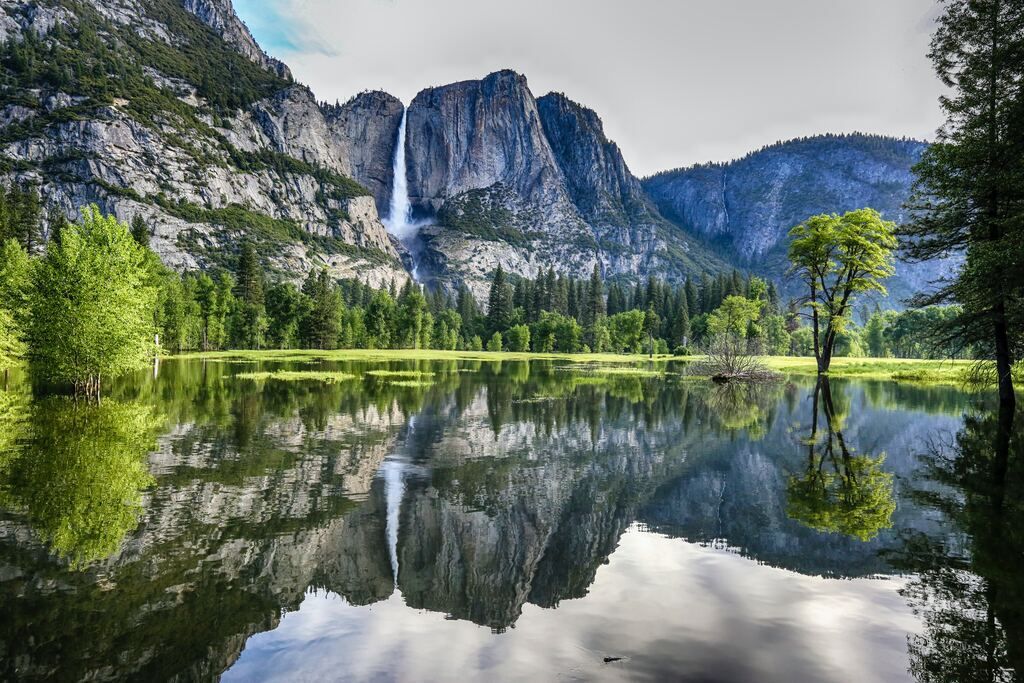 Landscape photography of Yosemite National Park waterfalls.