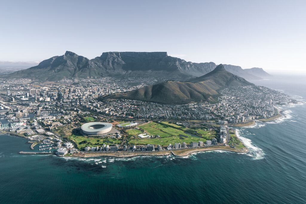 Aerial view of Cape Town near the mountain during the daytime.