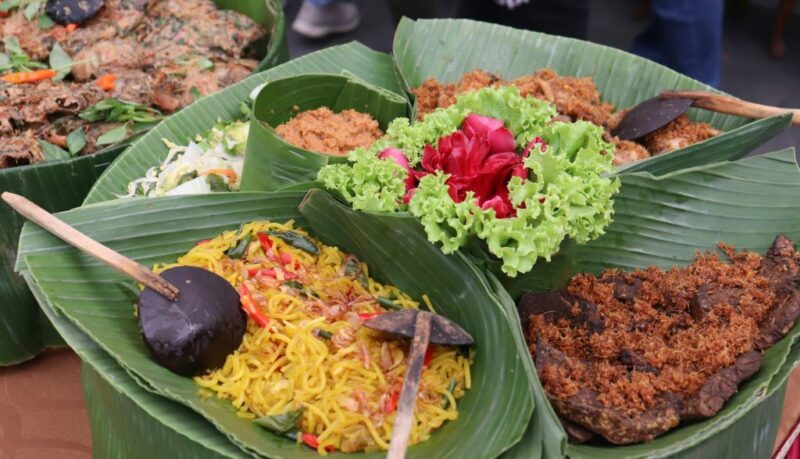 Discover the best Indonesian Foods: 16 Must-Try Dishes