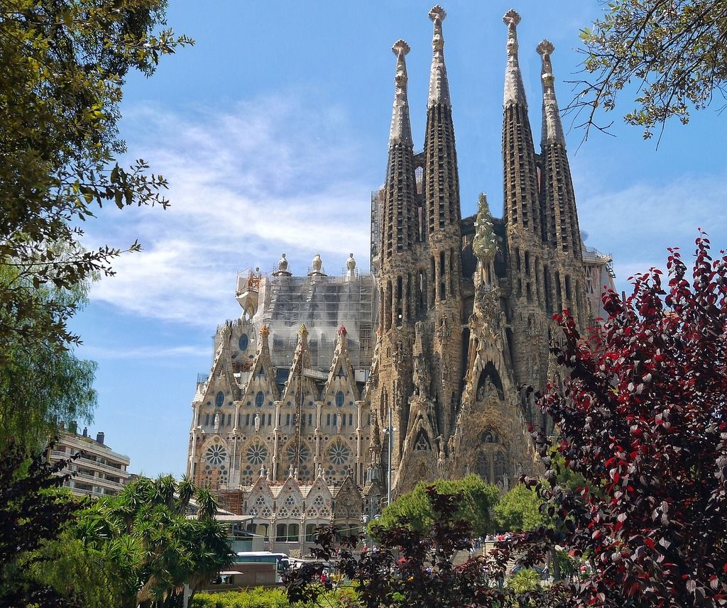 The magnificent Sagrada Família in Barcelona, a masterpiece of Antoni Gaudí.