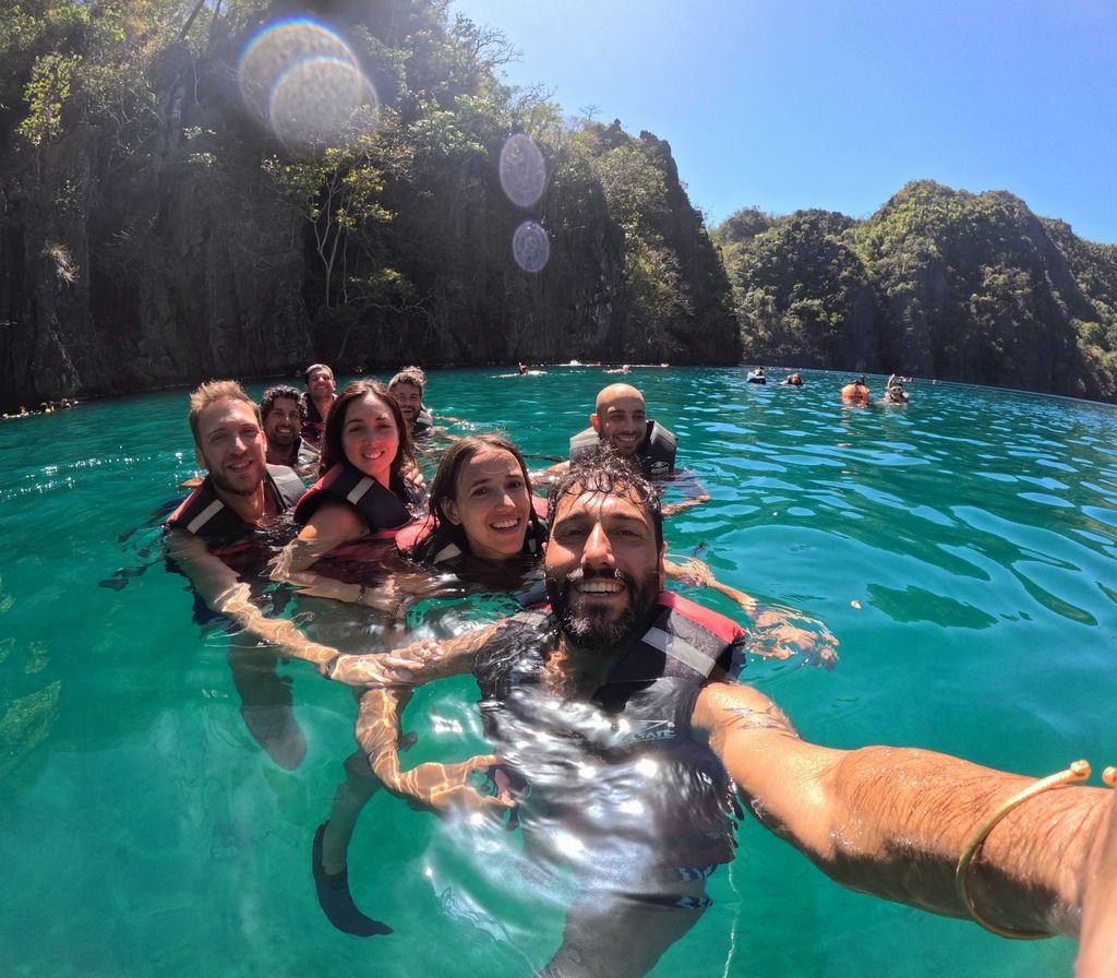 WeRoad group tour to the Philippines
